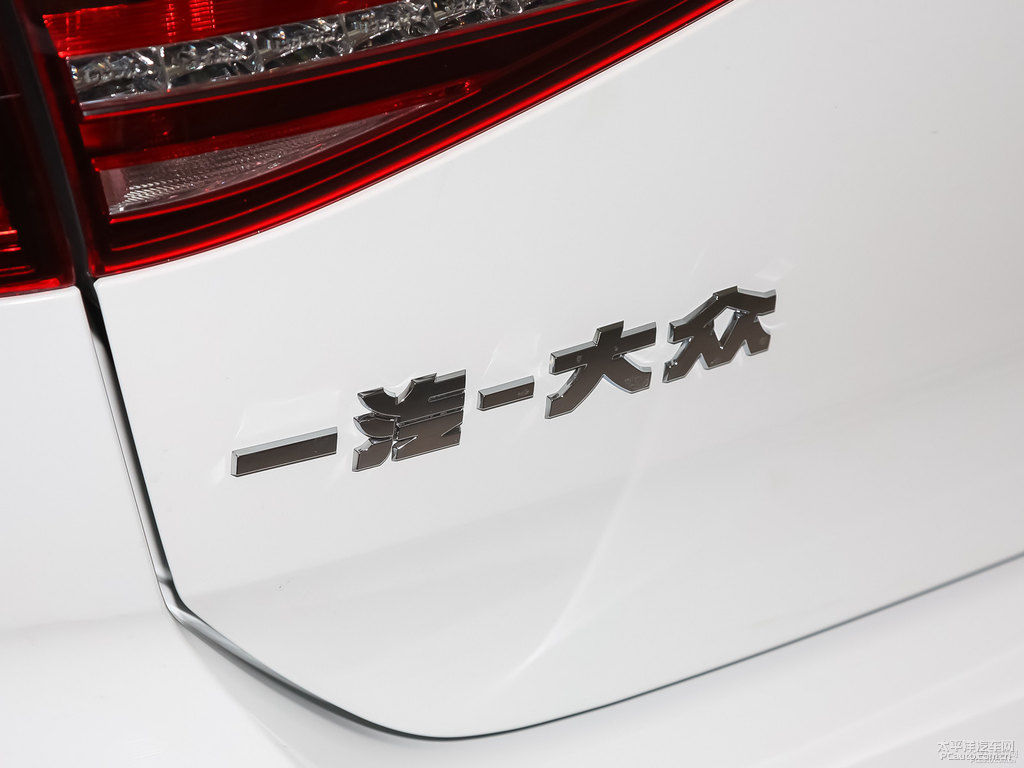 極地白高爾夫車(chē)尾外觀圖片