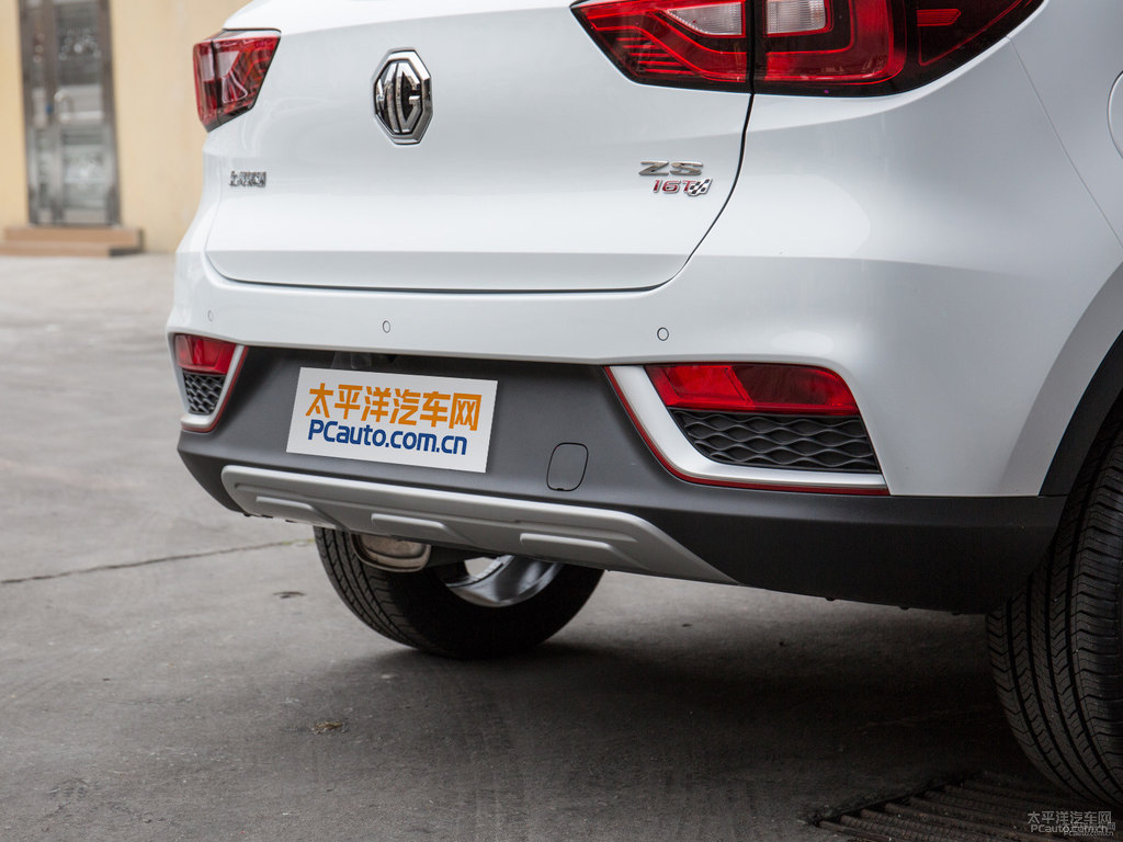 雪山白名爵ZS車尾外觀圖片