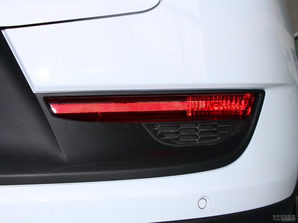 冰晶白帝豪GS車(chē)尾外觀(guān)圖片