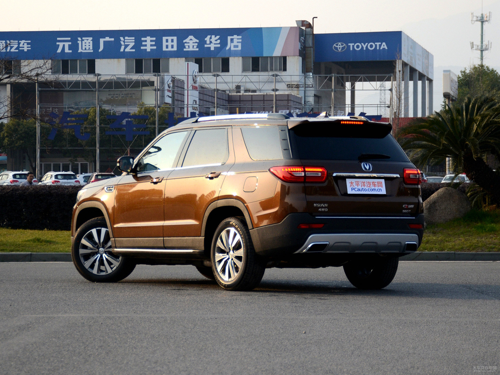 長(zhǎng)安CS95外觀高清大圖