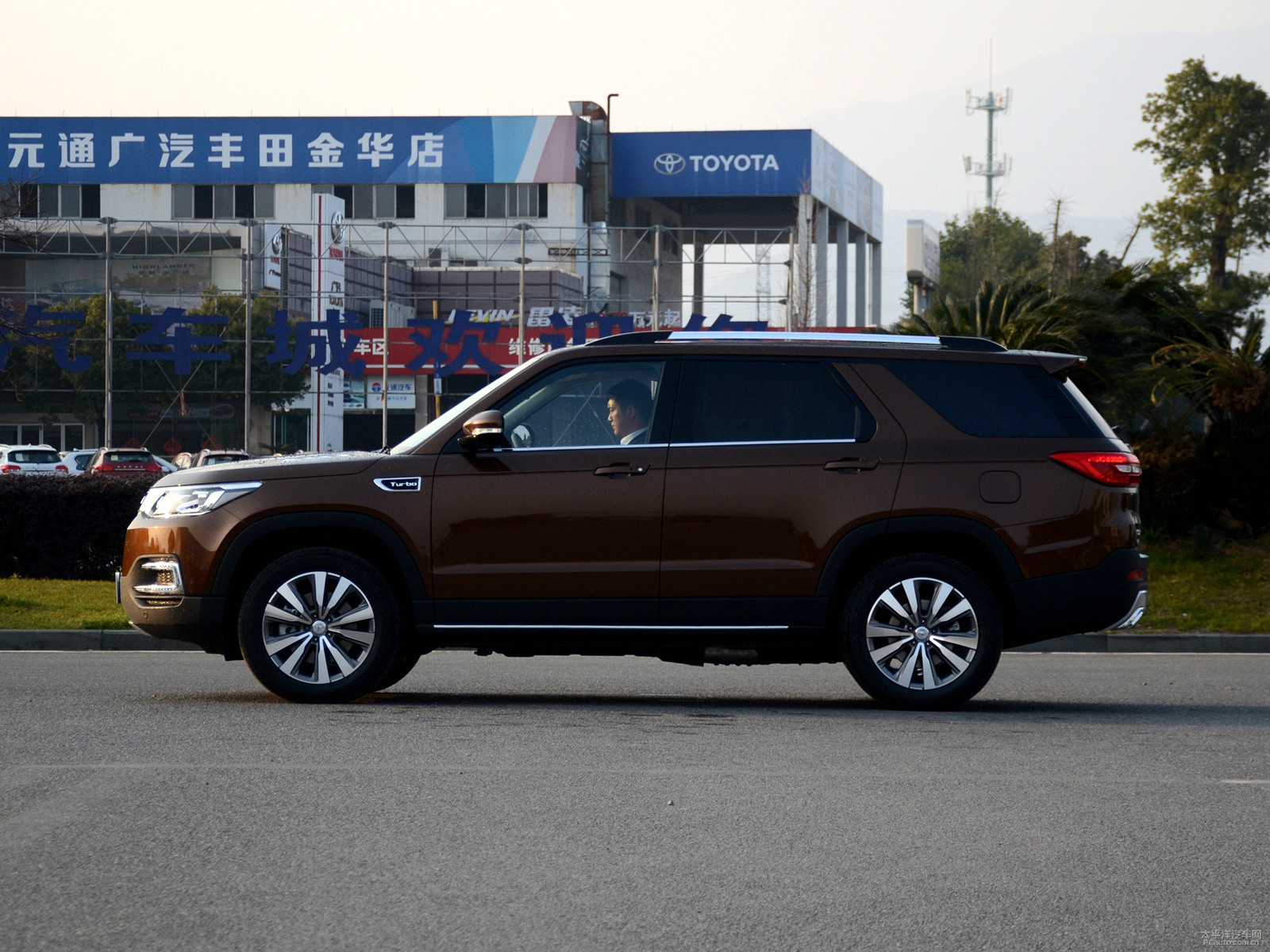 長(zhǎng)安CS95外觀高清大圖