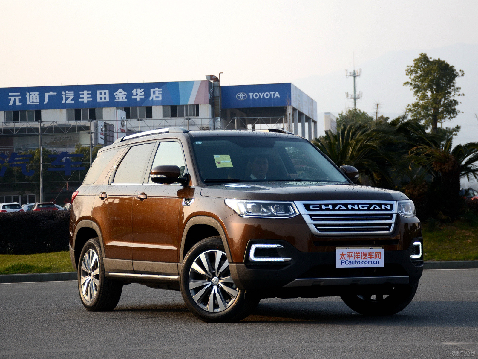 長(zhǎng)安CS95外觀高清大圖