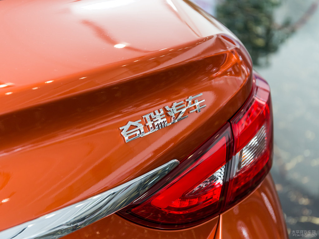 鎏光橙艾瑞澤5車尾外觀圖片
