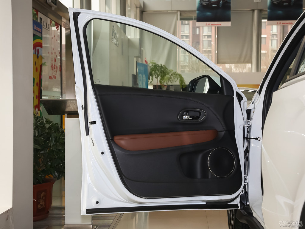 塔夫綢白本田XR-V車廂內(nèi)飾圖片