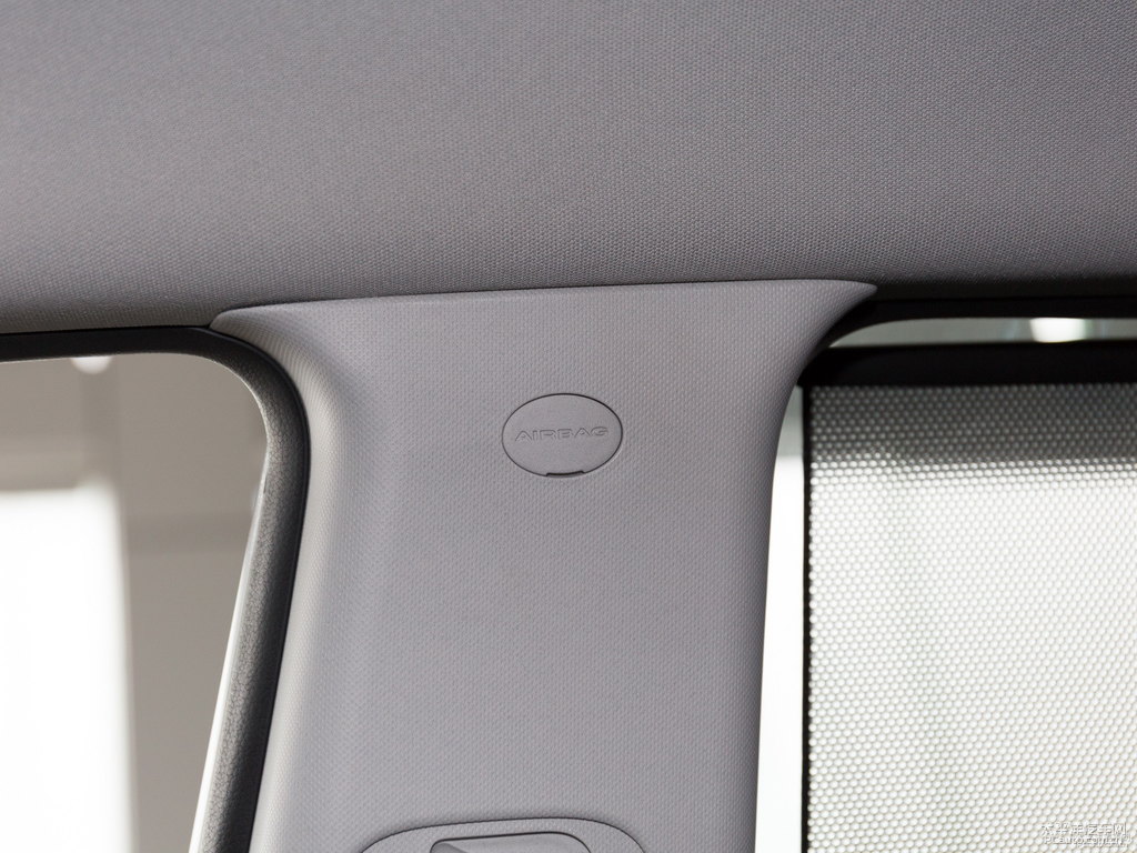水晶白勝達(dá)車廂內(nèi)飾圖片