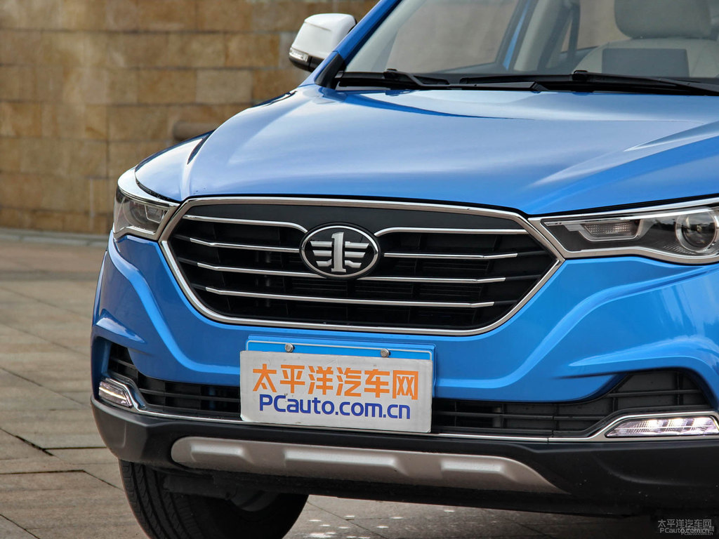 炫動藍奔騰X40車頭外觀圖片