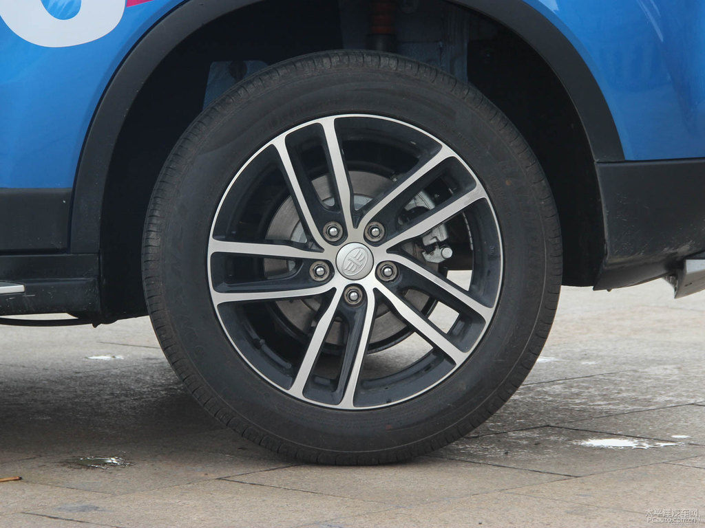 炫動(dòng)藍(lán)奔騰X40車身外觀圖片