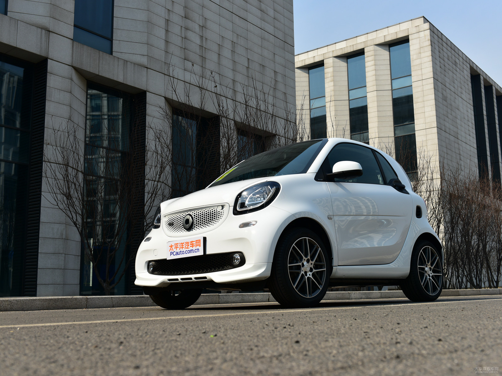 ɫ smart fortwo܇^^DƬ