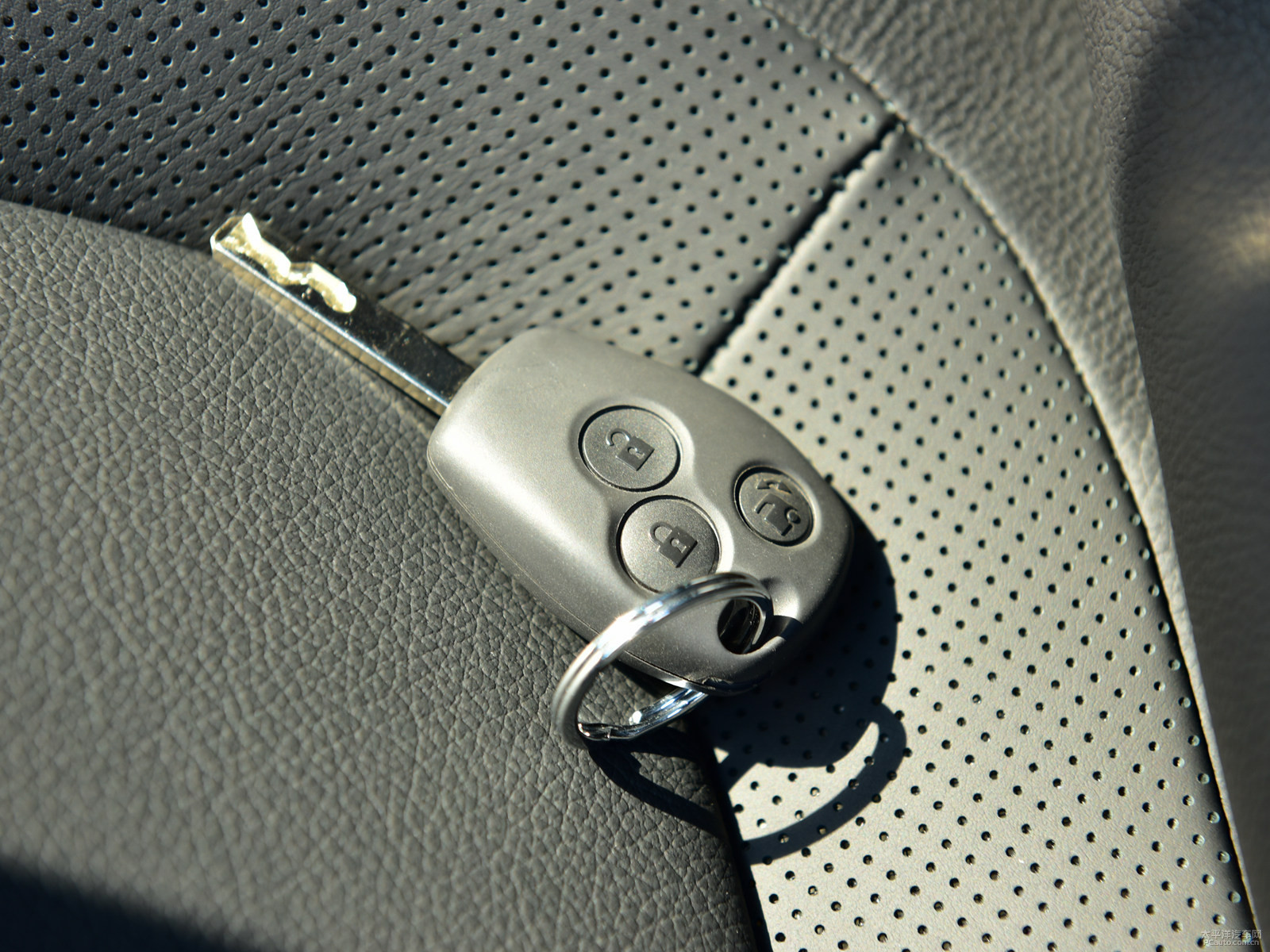 ɫ smart fortwo(ji)(ji)DƬ