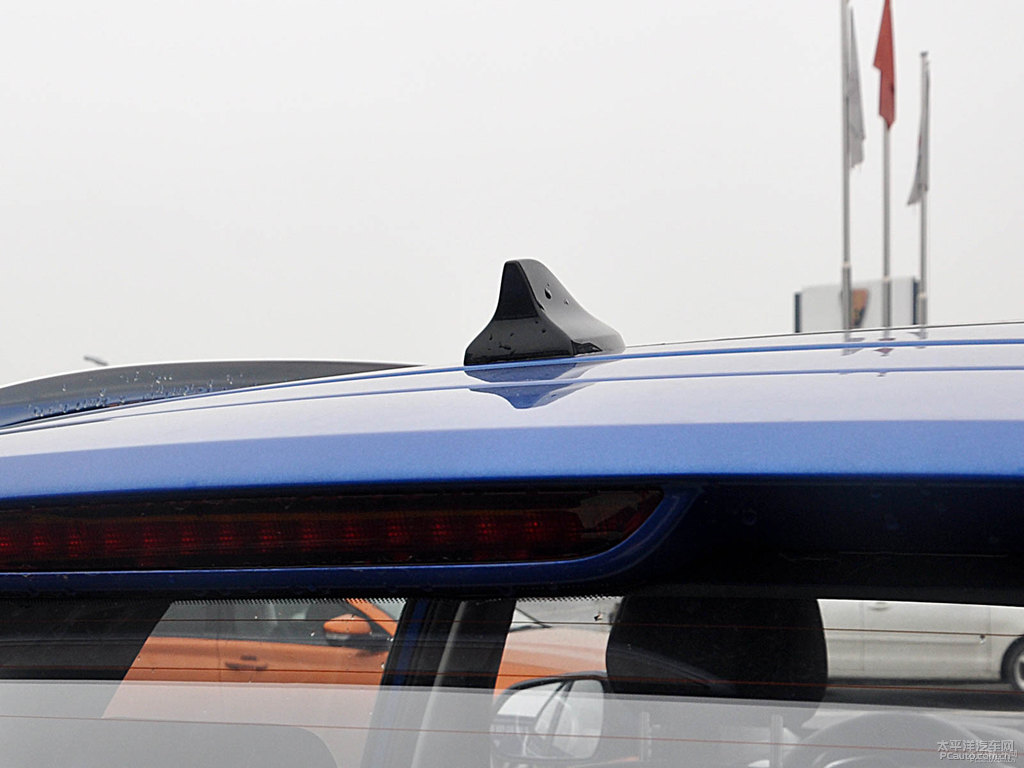 激光藍(lán)名爵ZS車(chē)身外觀圖片