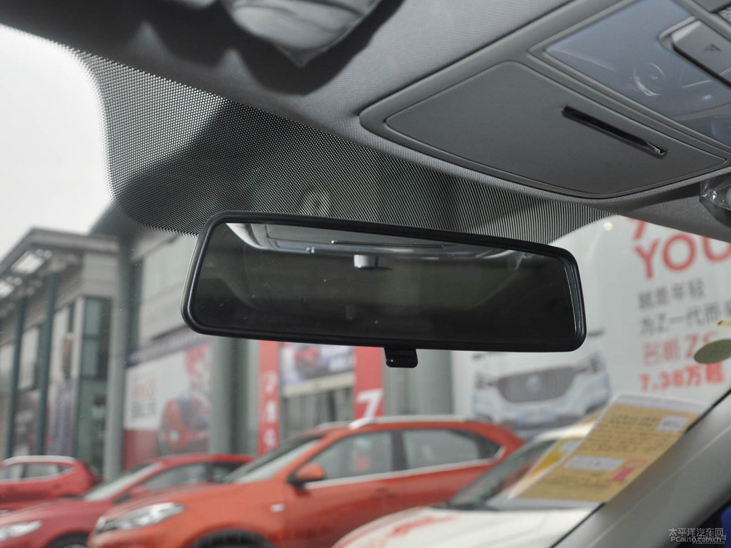 激光藍(lán)名爵ZS車廂內(nèi)飾圖片