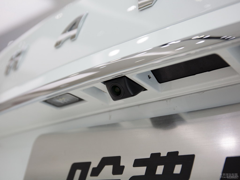 漢密爾頓白哈弗H2車尾外觀圖片