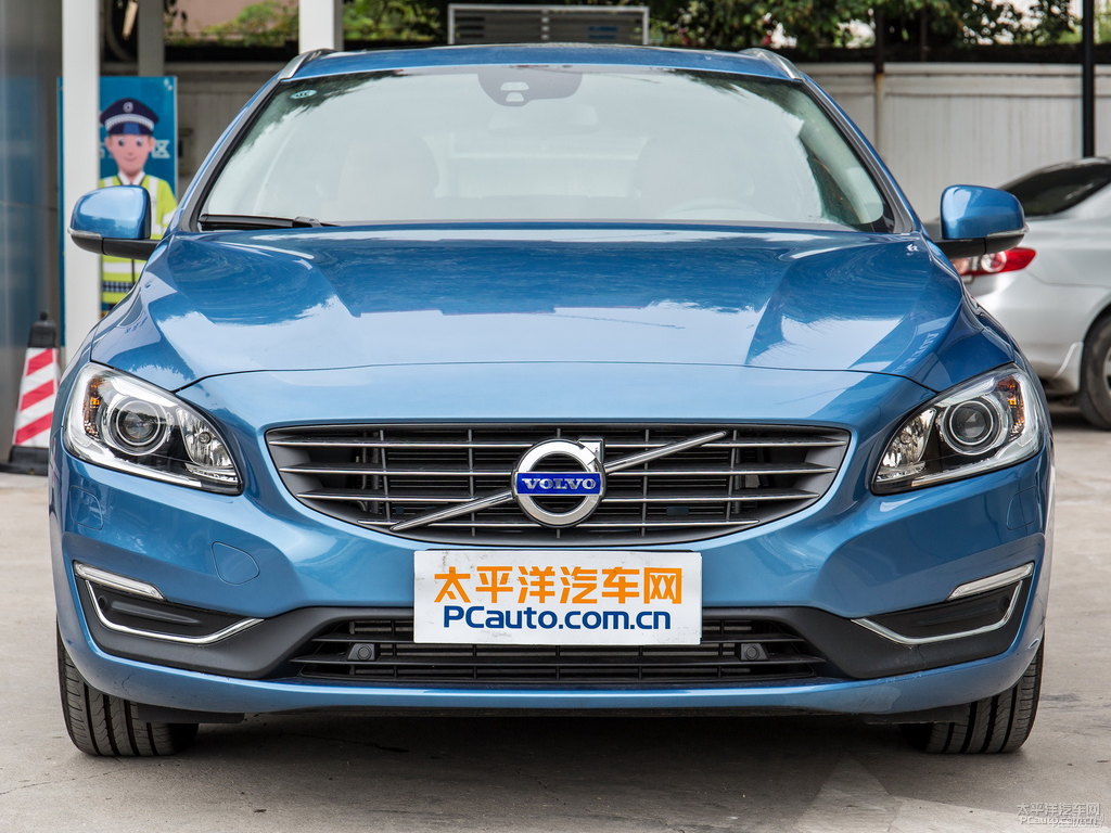動力藍沃爾沃V60車頭外觀圖片