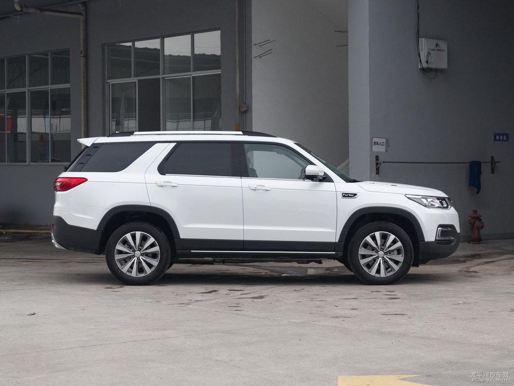 閃光月光白長(zhǎng)安CS95整車(chē)外觀外觀圖片