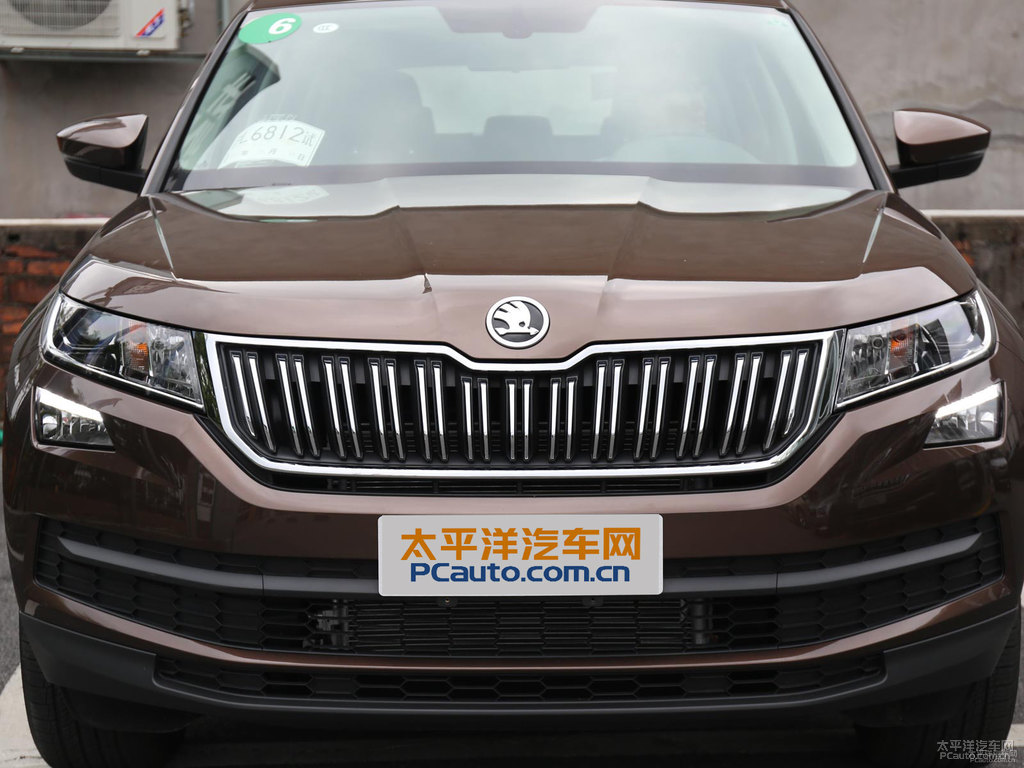 檀木棕柯迪亞克車(chē)頭外觀圖片