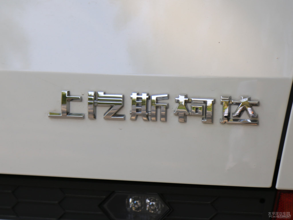冰雪白柯迪亞克車尾外觀圖片