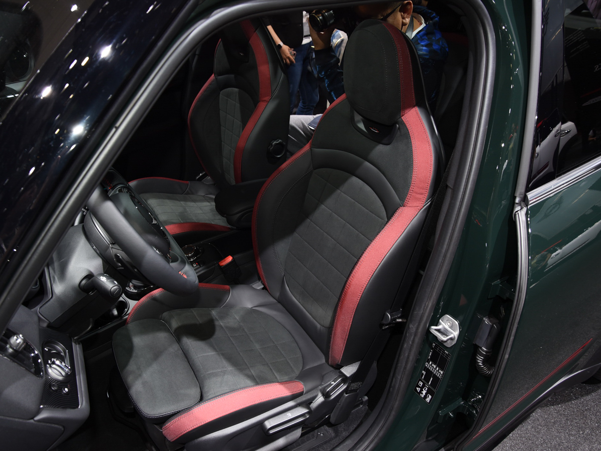 MINI JCW COUNTRYMANDƬ
