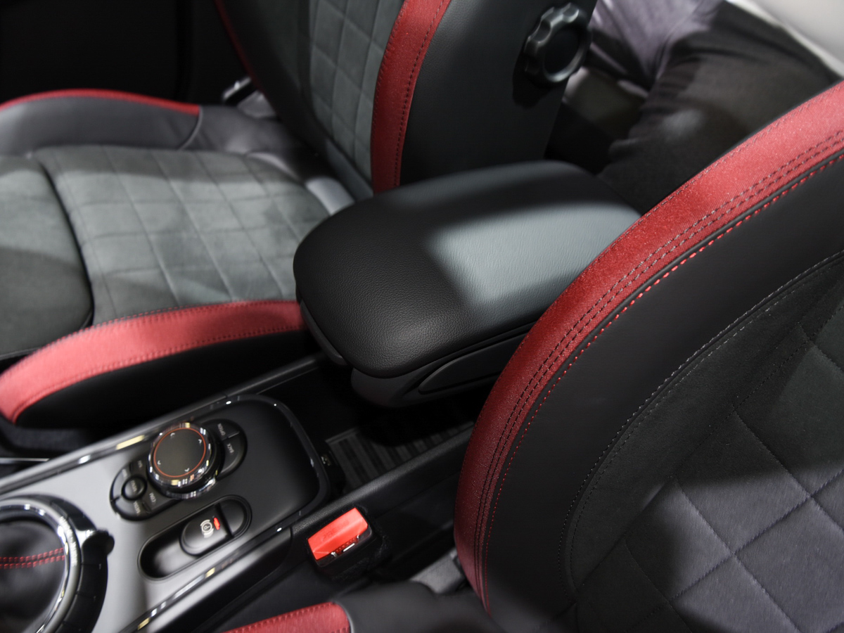 MINI JCW COUNTRYMANDƬ