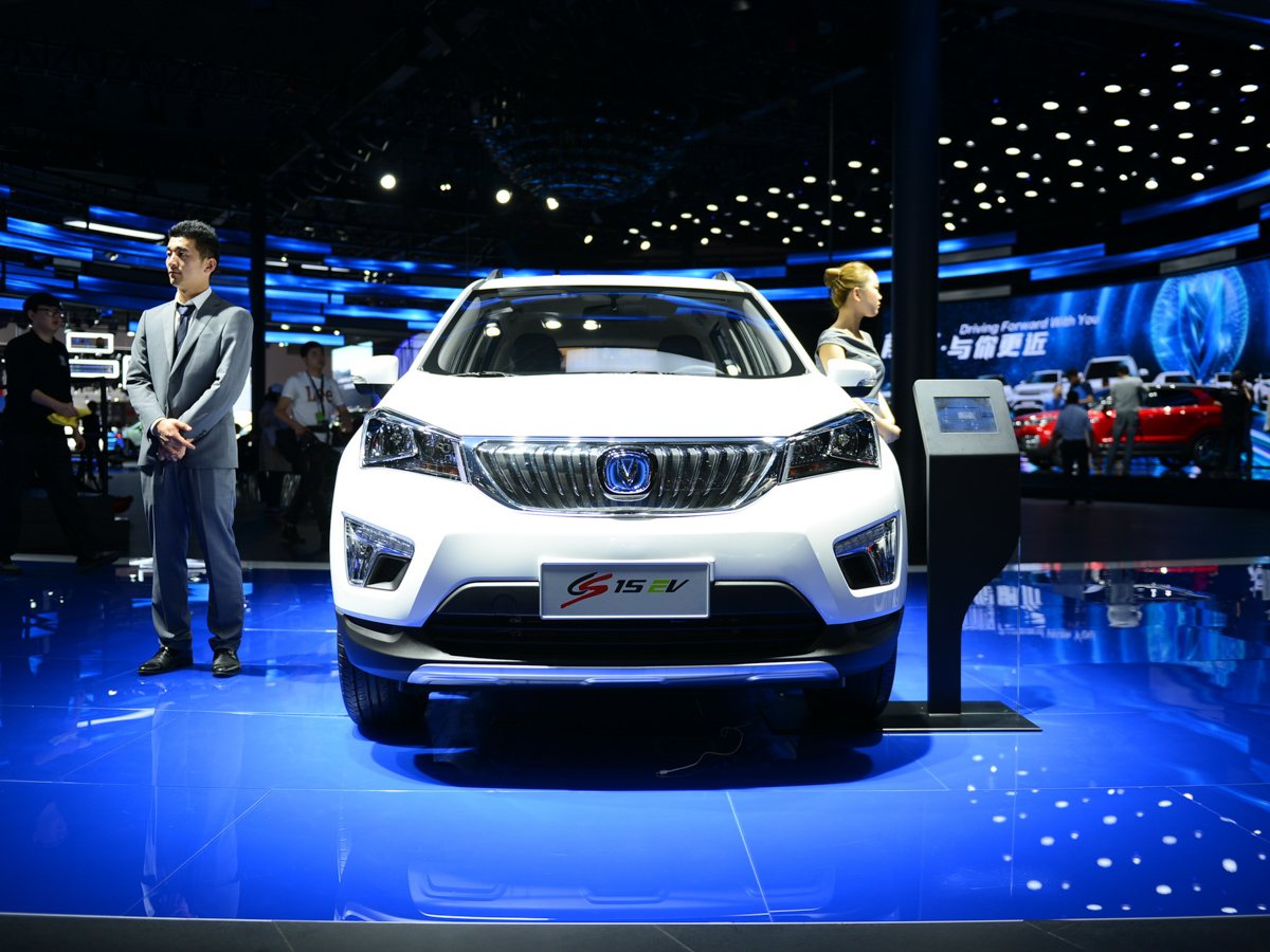 長(zhǎng)安CS15車(chē)展高清大圖