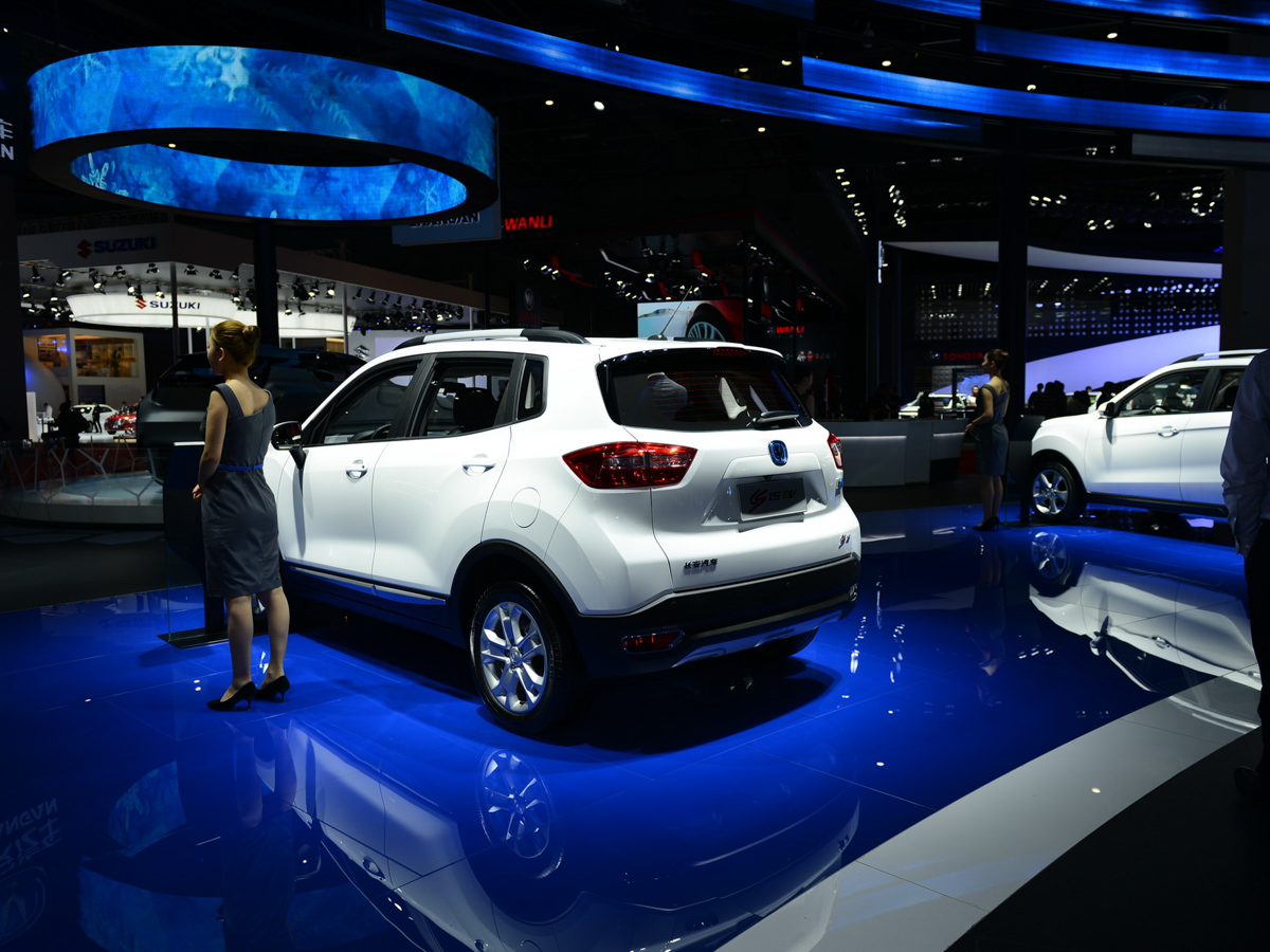 長(zhǎng)安CS15車(chē)展高清大圖