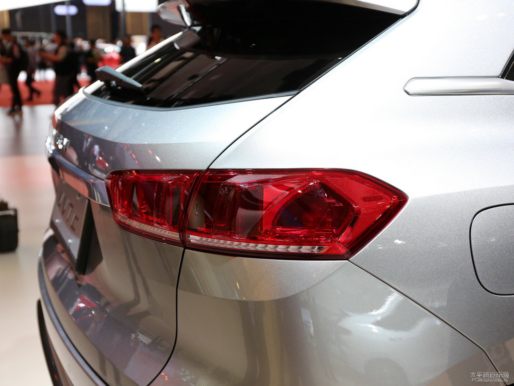 艾爾斯灰魏牌 VV7車尾外觀圖片