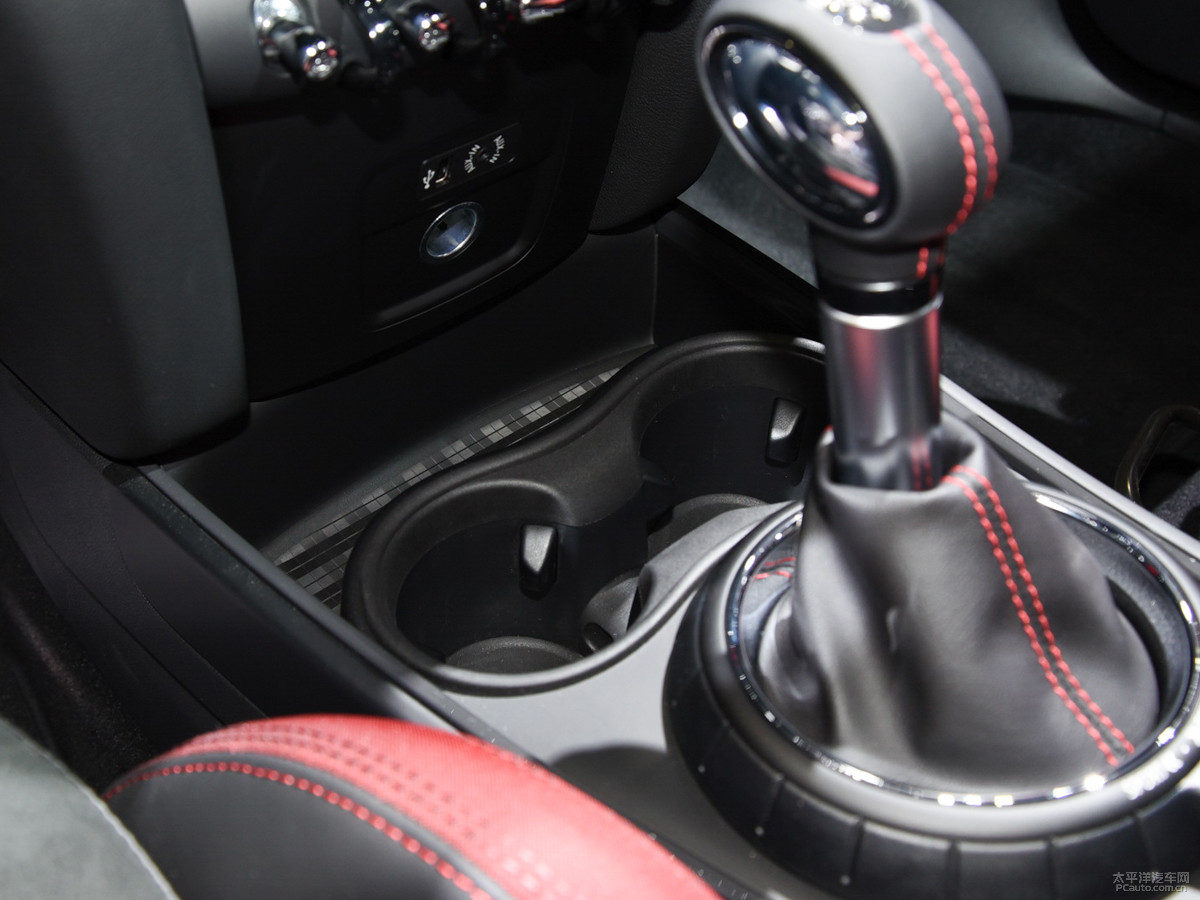 MINI JCW COUNTRYMAN空間高清大圖