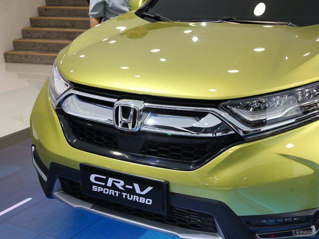 珠玉黃本田CR-V車頭外觀圖片