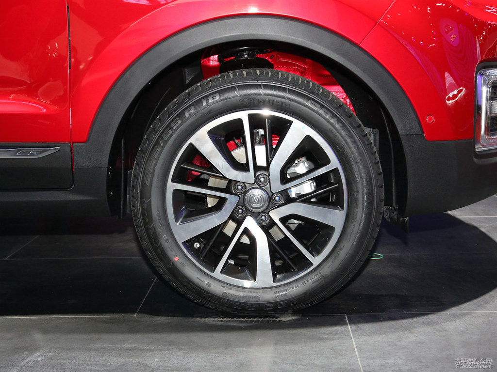 炫動紅長安CS55車身外觀圖片