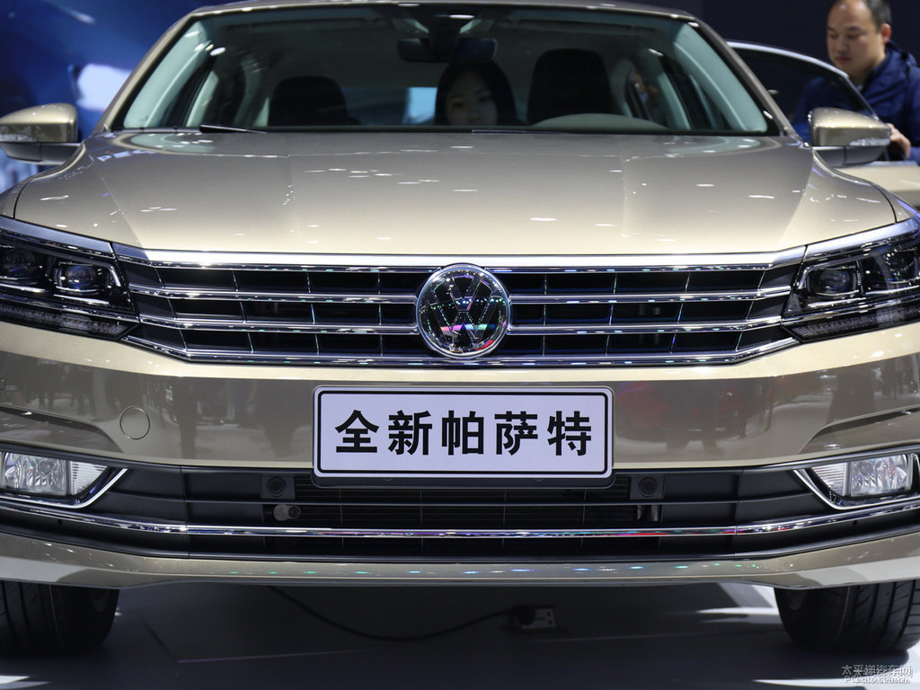 釉金帕薩特車頭外觀圖片