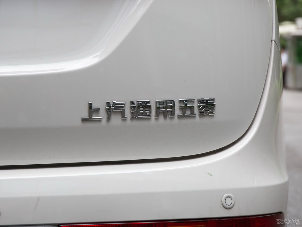 糖果白寶駿730車尾外觀圖片