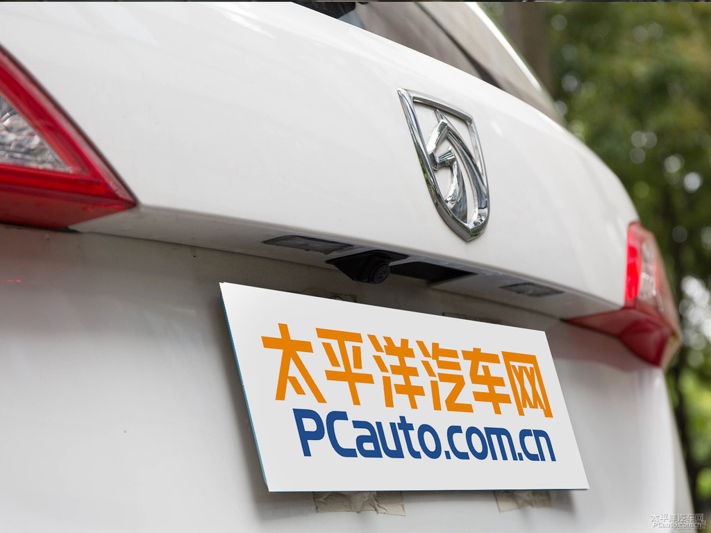 糖果白寶駿730車尾外觀圖片