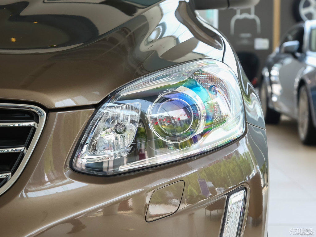 暮色銅沃爾沃XC60車頭外觀圖片