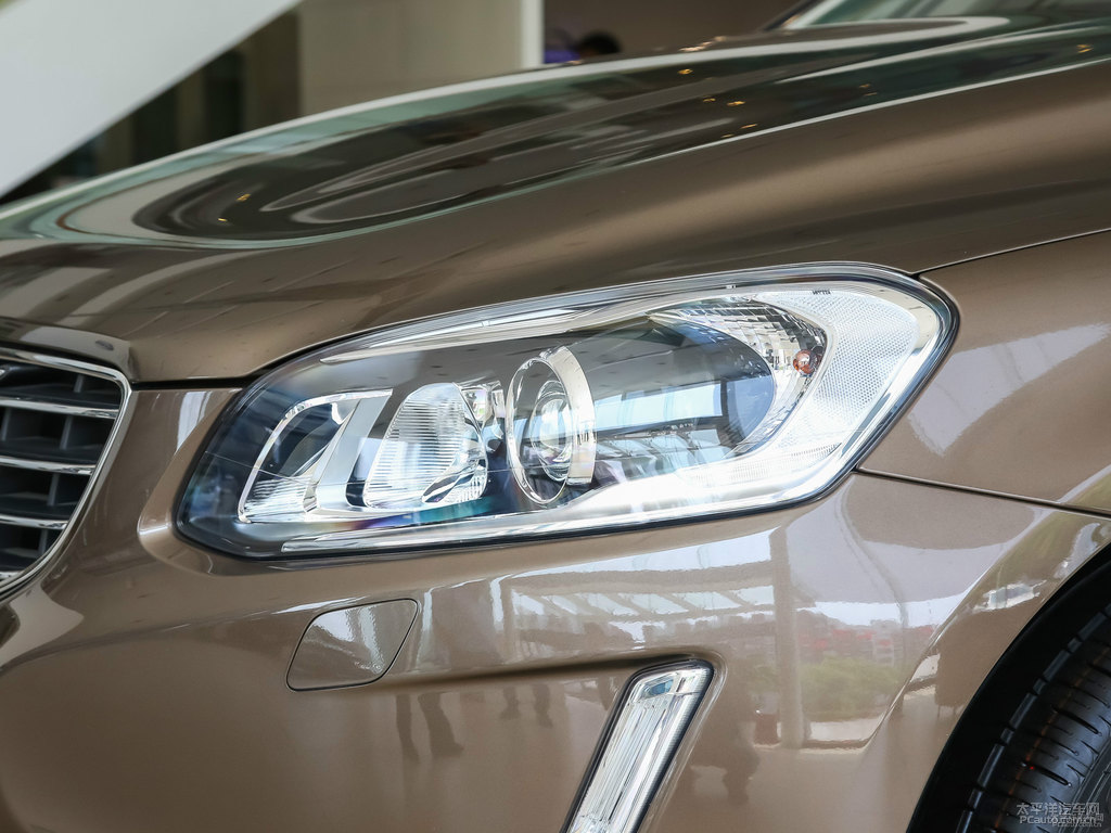 暮色銅沃爾沃XC60車頭外觀圖片