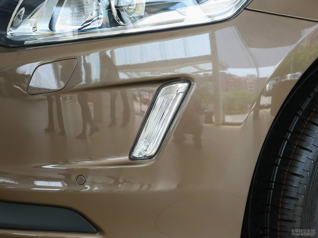 暮色銅沃爾沃XC60車頭外觀圖片