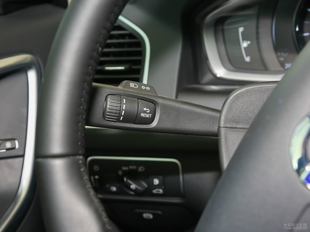 暮色銅沃爾沃XC60中控內(nèi)飾圖片