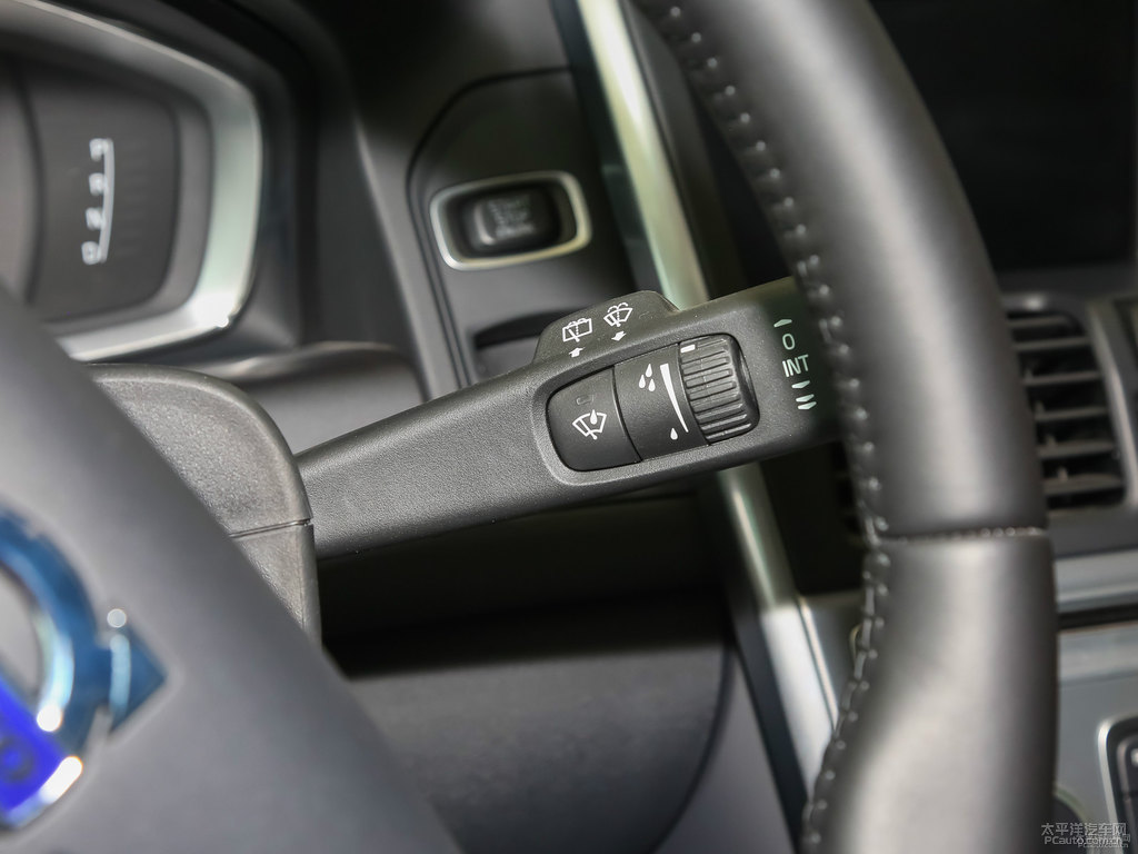 暮色銅沃爾沃XC60中控內(nèi)飾圖片
