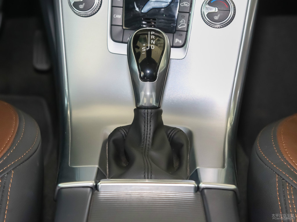 暮色銅沃爾沃XC60中控內(nèi)飾圖片