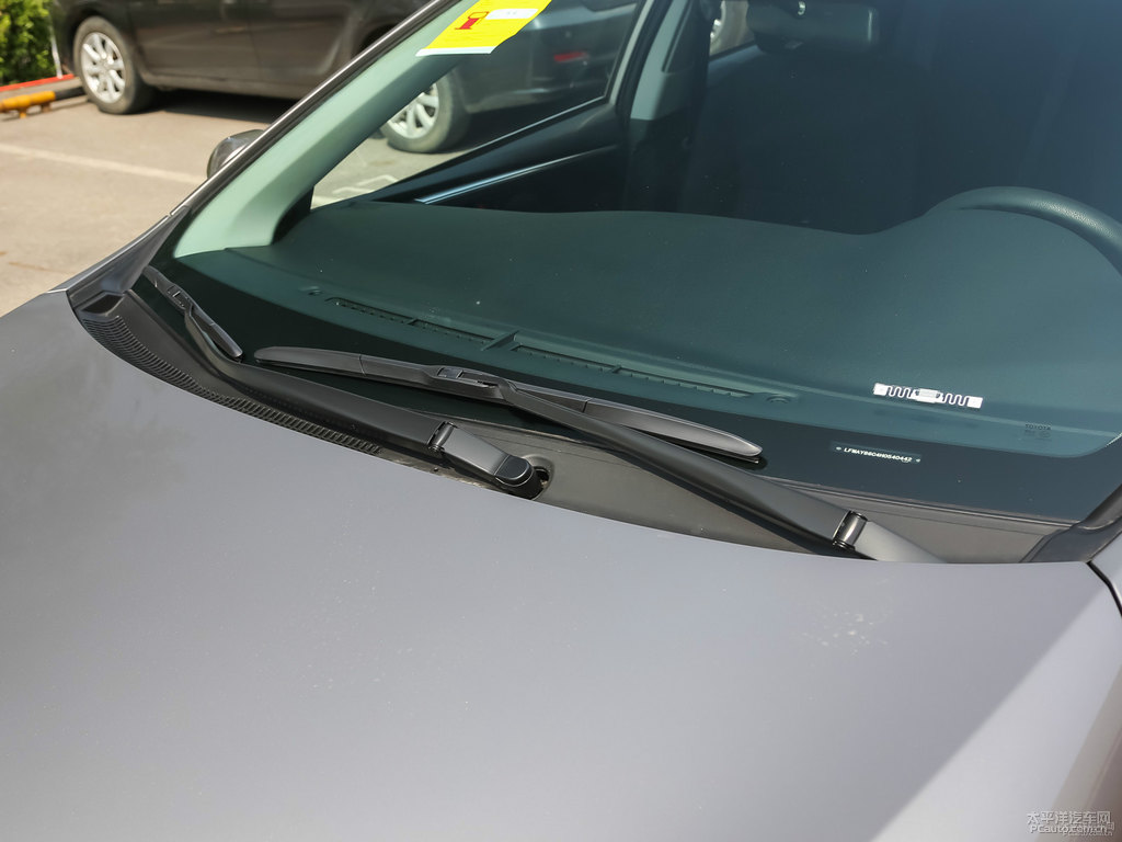 鉑青銅色卡羅拉車身外觀圖片