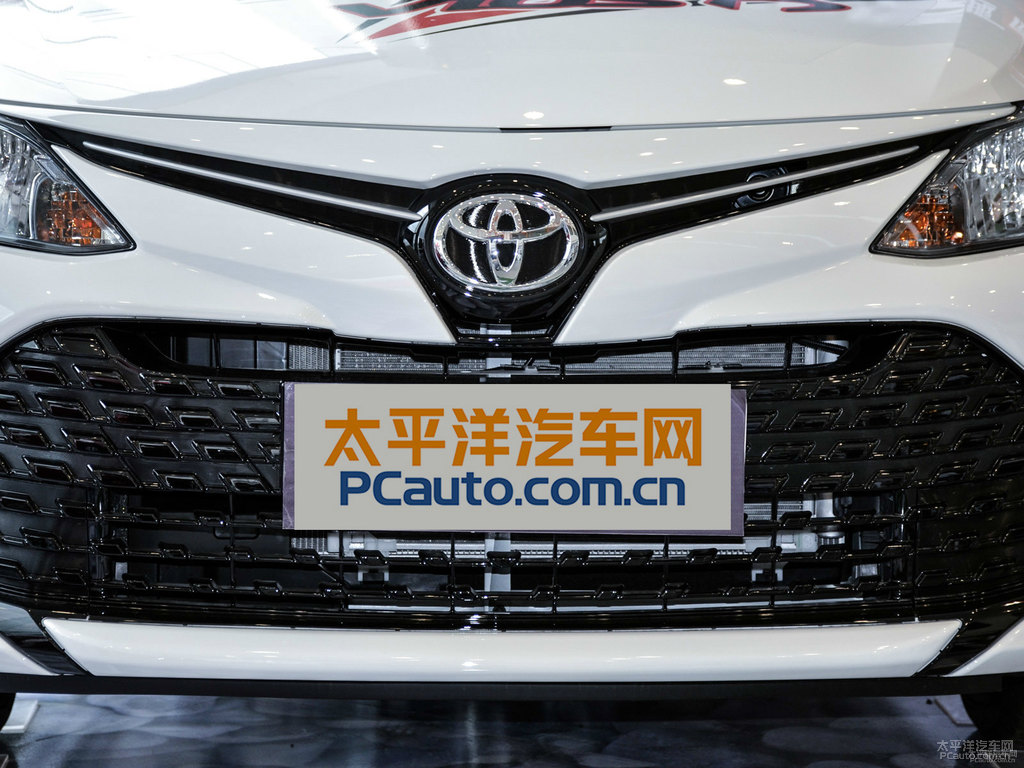 極光白威馳FS車頭外觀圖片