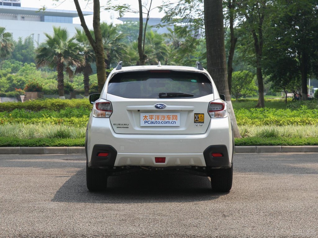 水晶珠光白斯巴魯XV整車外觀外觀圖片