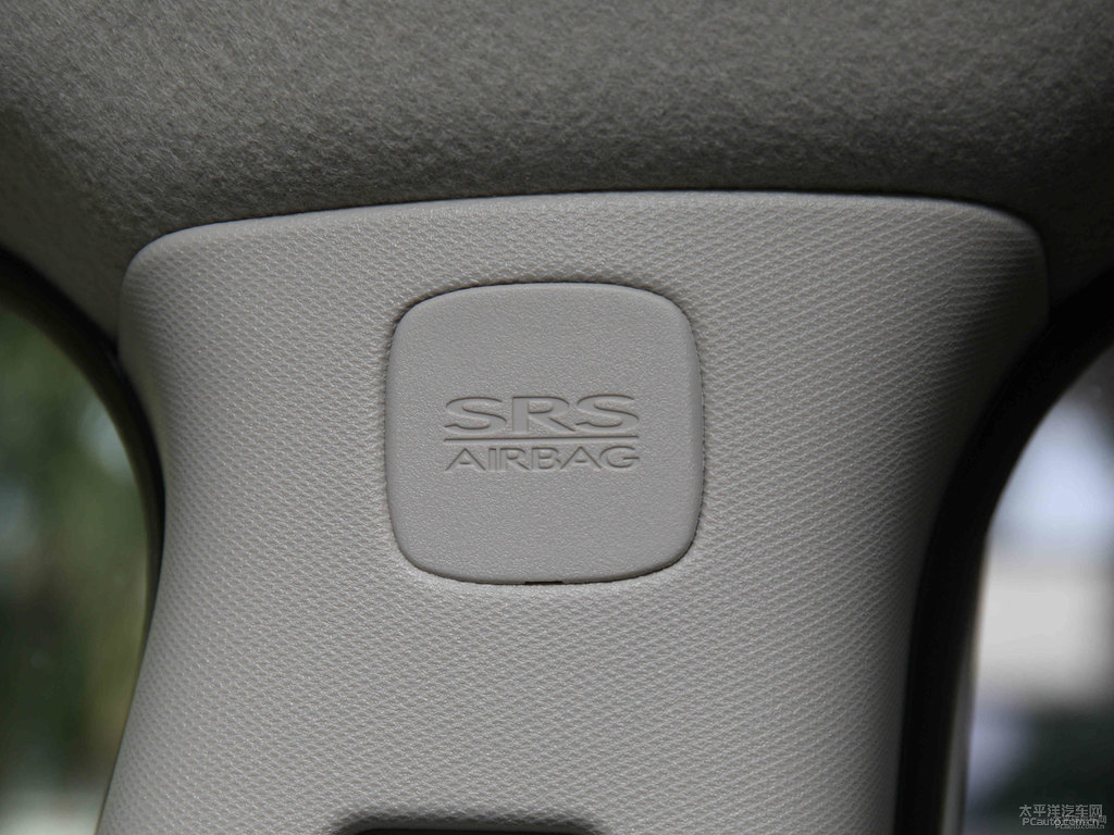 水晶珠光白斯巴魯XV車廂內(nèi)飾圖片