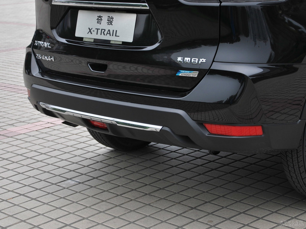 曜石黑奇駿車尾外觀圖片