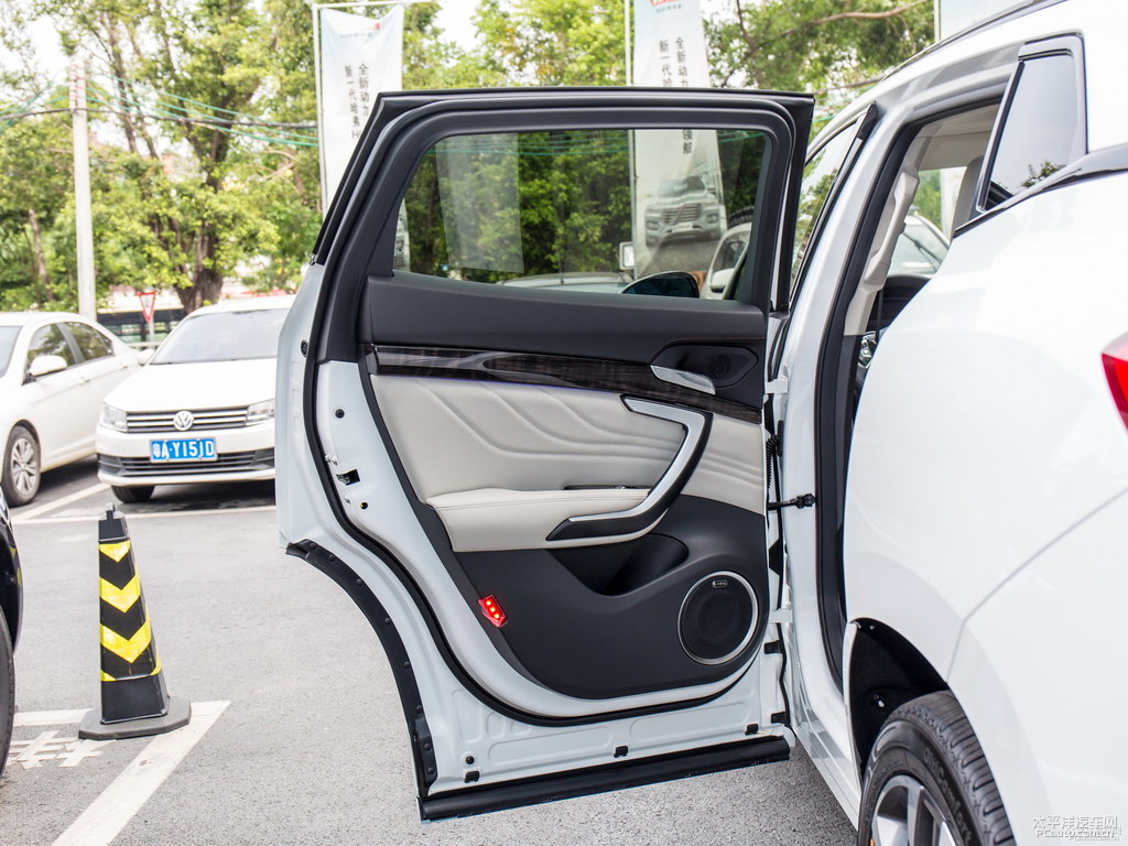 雪域白魏牌 VV7車廂內(nèi)飾圖片