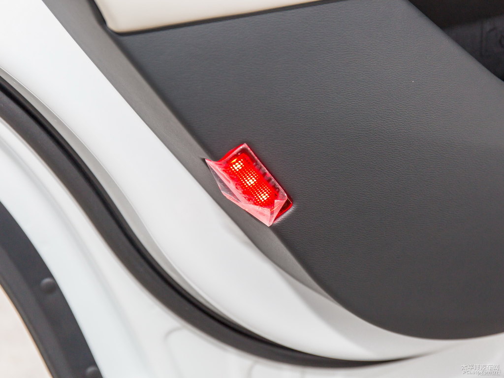 雪域白魏牌 VV7車廂內(nèi)飾圖片