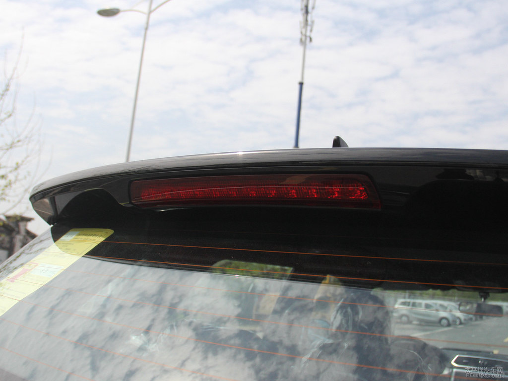 經(jīng)典黑哈弗H6 Coupe車(chē)尾外觀圖片