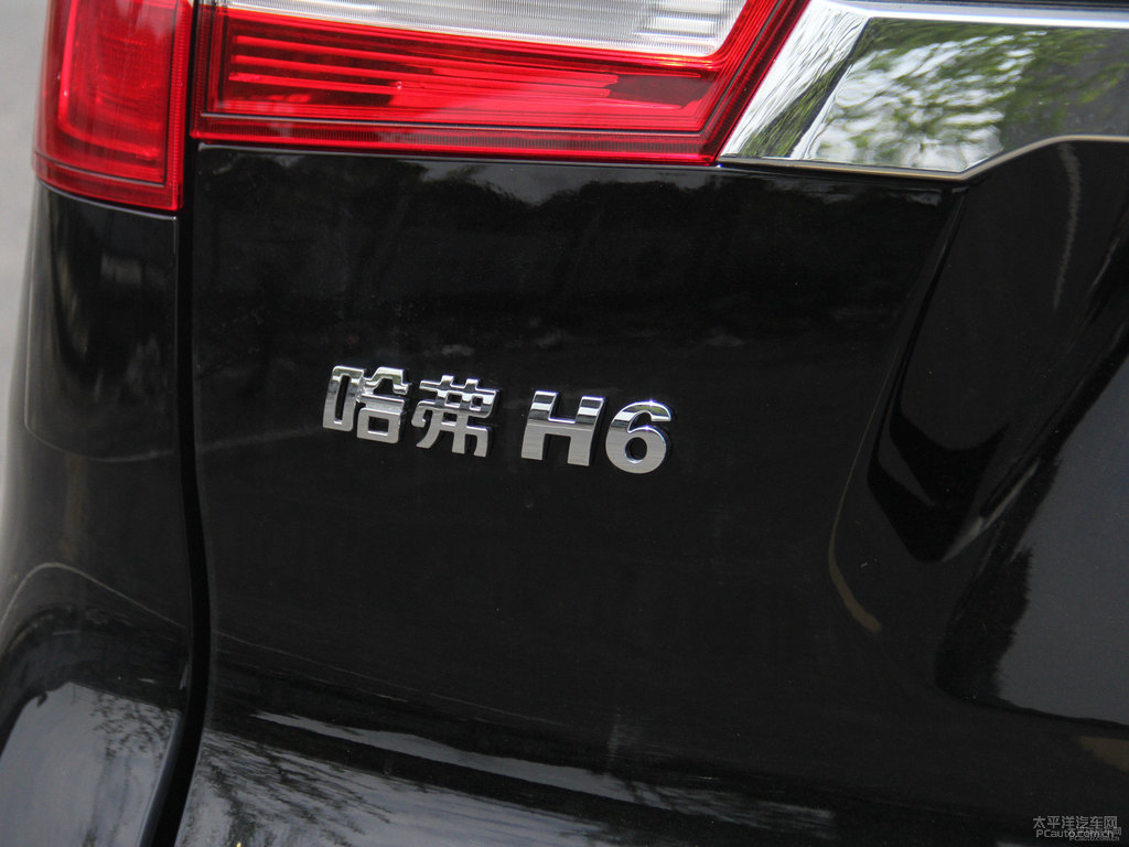 經(jīng)典黑哈弗H6 Coupe車尾外觀圖片