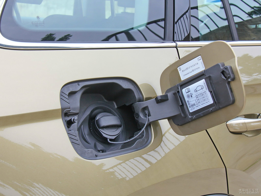 流沙金柯迪亞克車身外觀圖片