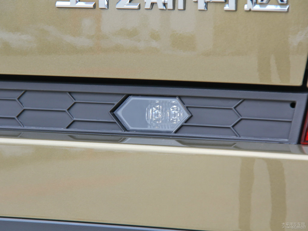流沙金柯迪亞克車尾外觀圖片