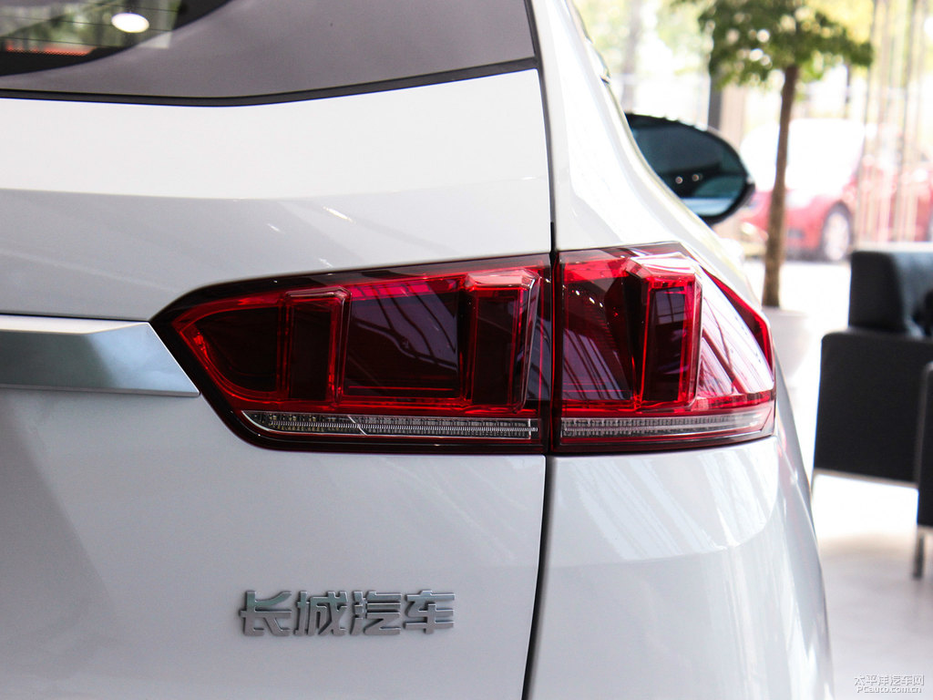 雪域白魏牌 VV7車尾外觀圖片