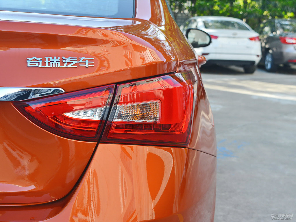 鎏光橙艾瑞澤5車尾外觀圖片